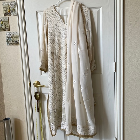 Pakistani and Indian desi outfit - Picture 1 of 11